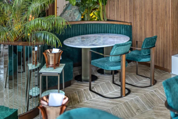 Top Class Design U Shape Design Velvet Upholstery 4 Seat Banquet Booth Seating Coffee Table and Chair Set