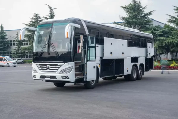 Brand New 6125 70 Seats Right Hand Driving Luxury coach Bus