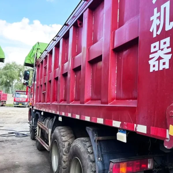 Sinotruck Dump Truck 350 HP 360HP 390HP 430HP 460HP Used Faw Trucks Used Tipper Trucks 8x4 Faw Small New Dump Truck