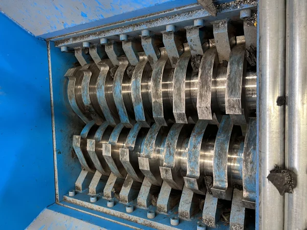 Industrial Tyre Tire Rubber Shredder Machine/Tire Shredding