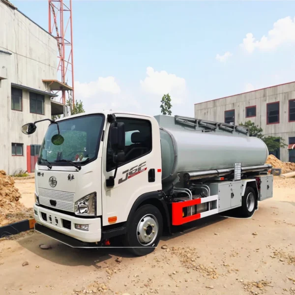 FAW  Special Truck 4X2 Big Tanker Truck Volume Low Price