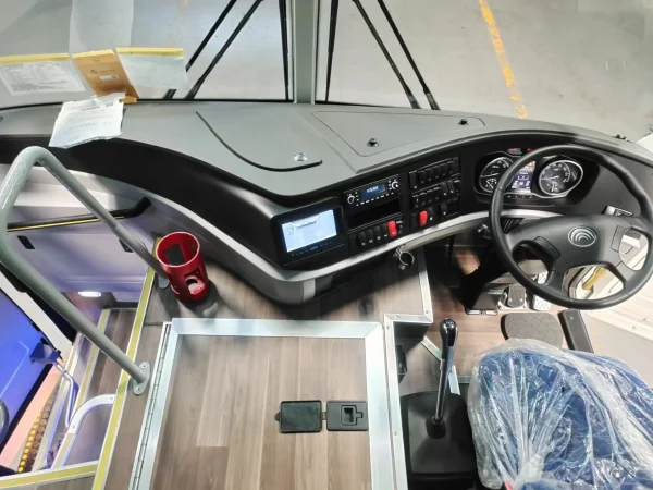 Brand New 6125 70 Seats Right Hand Driving Luxury coach Bus