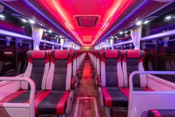 Brand New 6125 70 Seats Right Hand Driving Luxury coach Bus